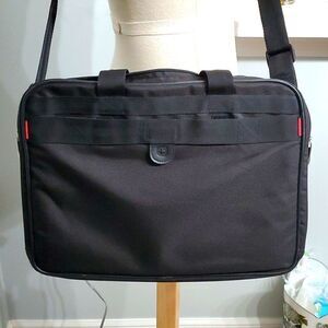 Lap top case, breifcase by Wenger, excellent condition and quality. Black cloth.